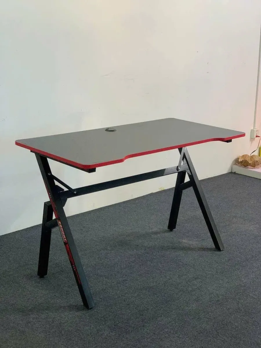 Bàn Làm Việc Gaming Chân Y 