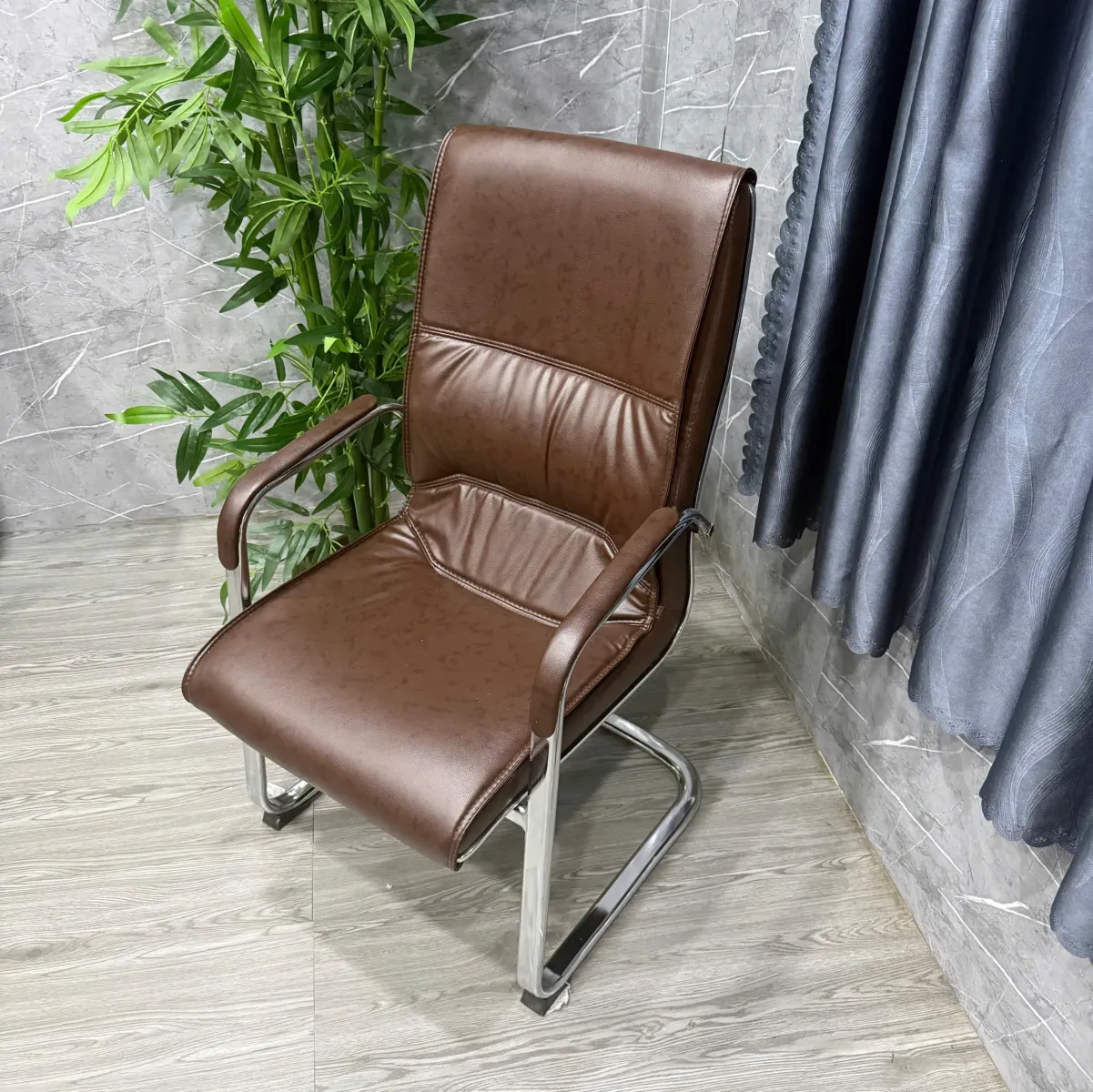 Ghế Phòng Họp Da Nâu Sang Trọng Khung Inox Cứng Cáp