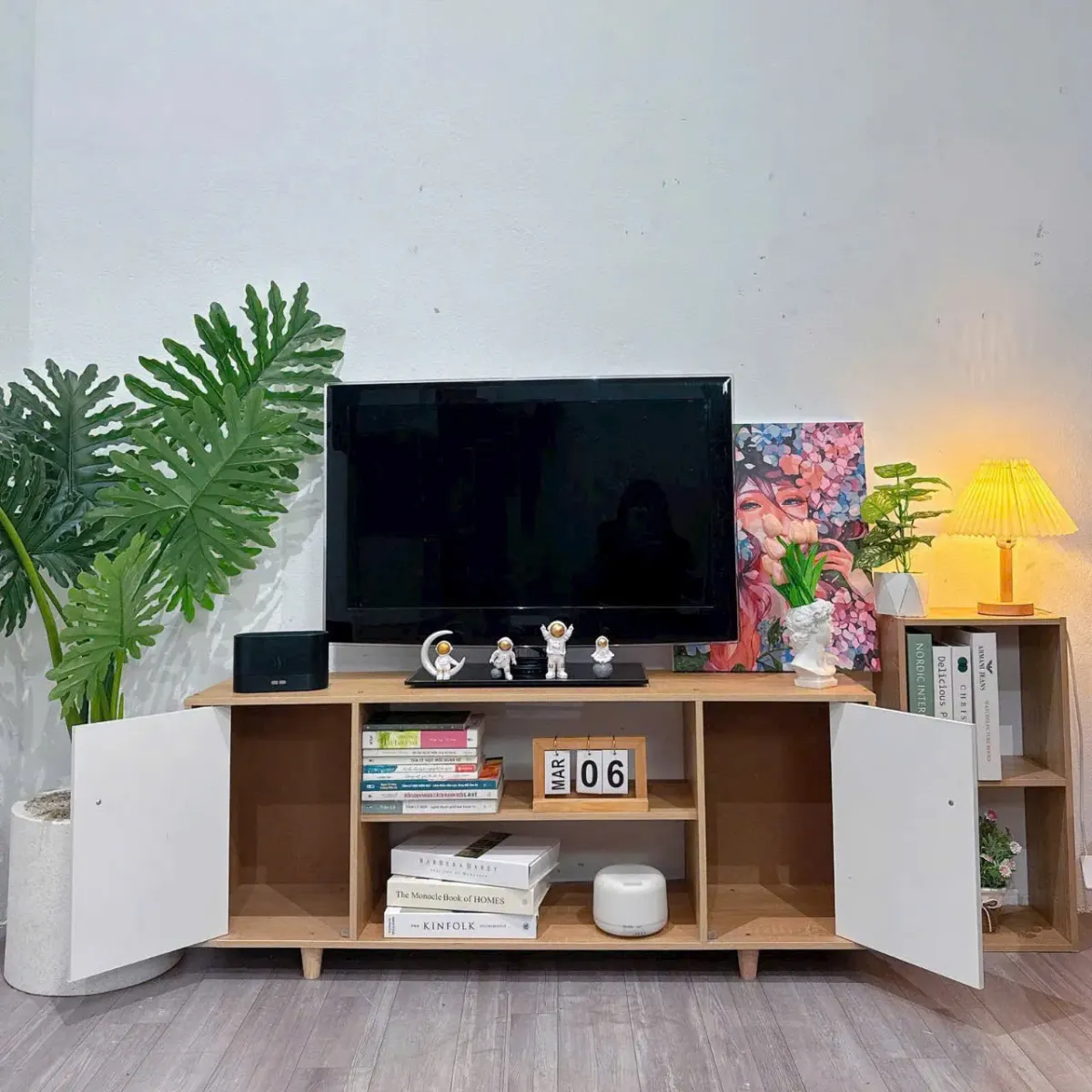  Kệ Tivi Tiết Kiệm Không Gian Hiện Đại