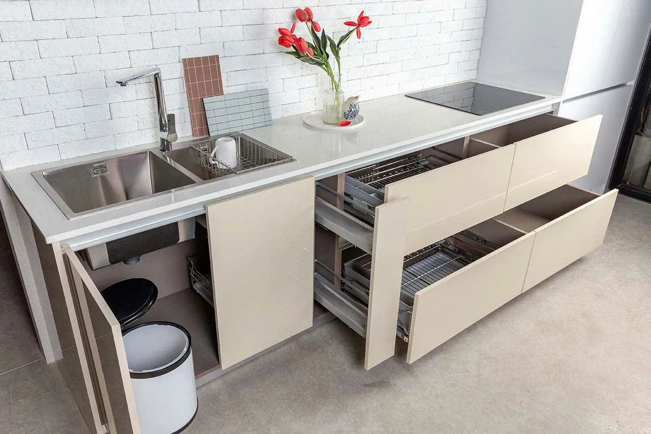 Tủ Bếp Chữ L Thiết Kế Sang Trọng Tối Giản