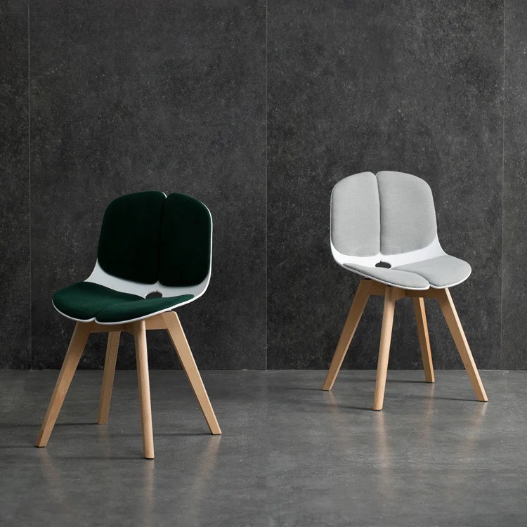Ghế Cafe Eames 4 Múi Chân Gỗ Sồi - CF54
