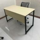 Bàn Làm Việc Chân Sắt Chữ U Có Yếm Che - BLV9