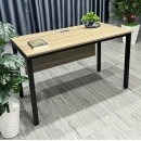 Bàn Văn Phòng Chân Sắt Có Yếm Che Lửng - BLV101
