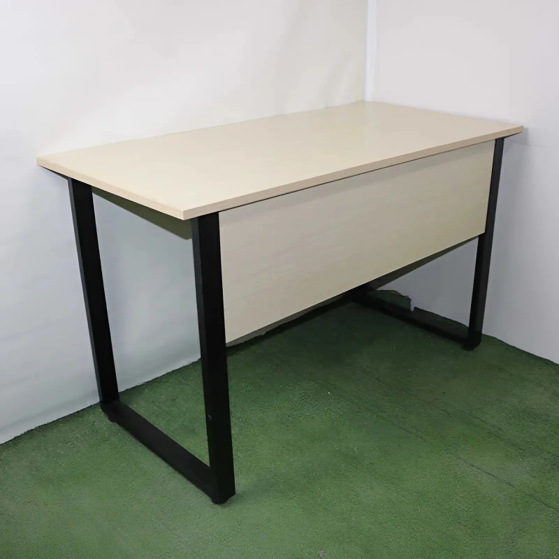 Bàn Làm Việc Chân Sắt Chữ U Có Yếm Che - BLV9