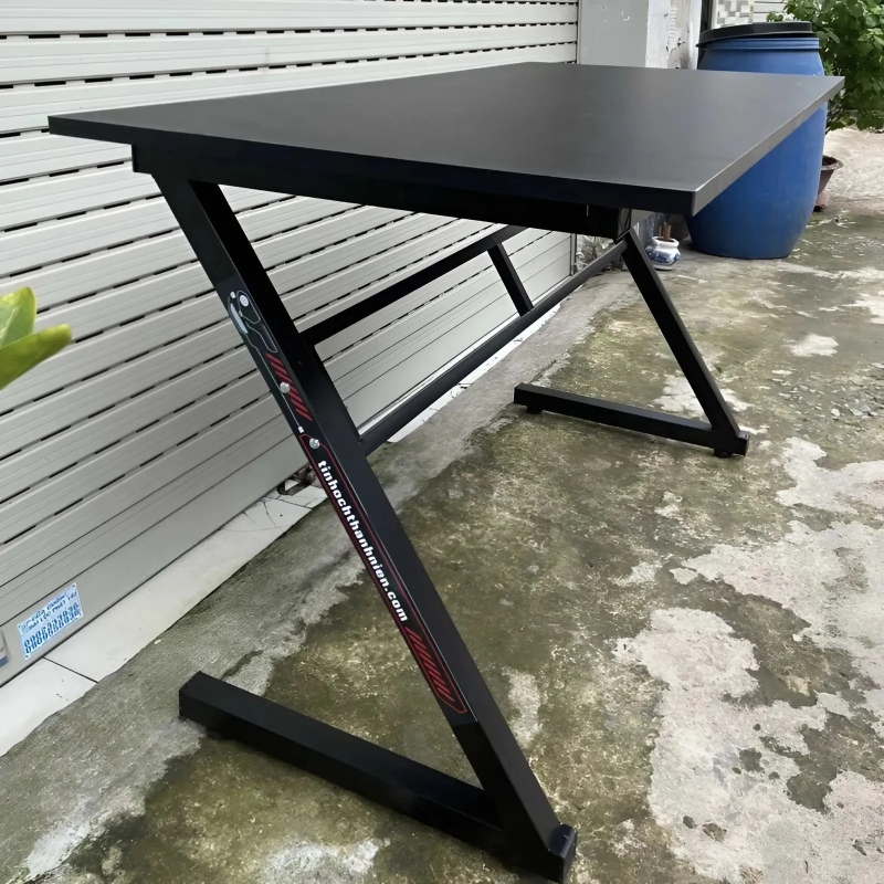 Bàn Làm Việc Gaming Chân Sắt Chữ Z - BLV115