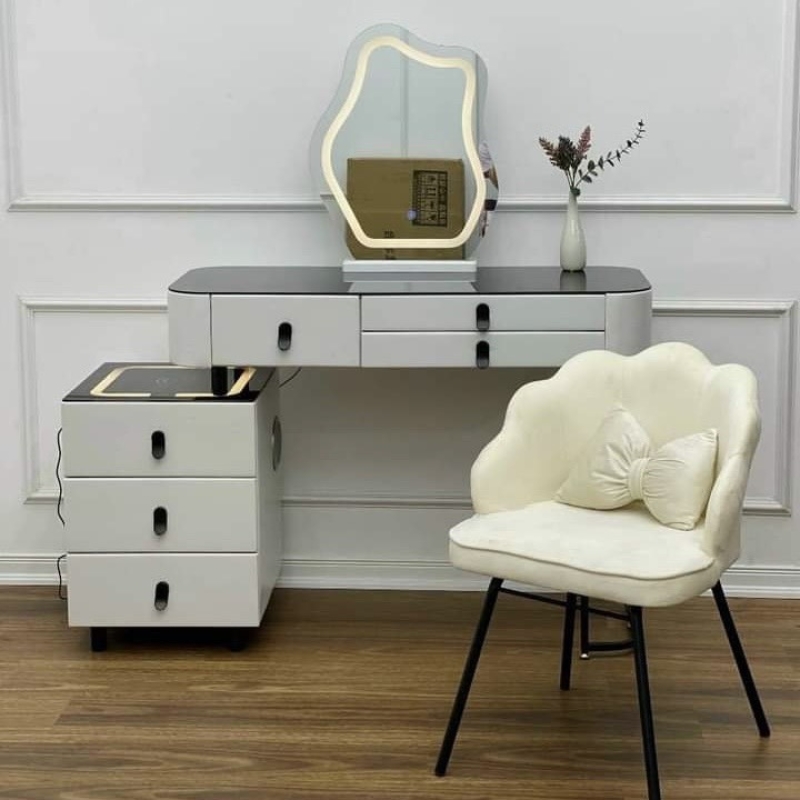 Bàn Trang Điểm Đèn Led Cảm Biến - BTD9