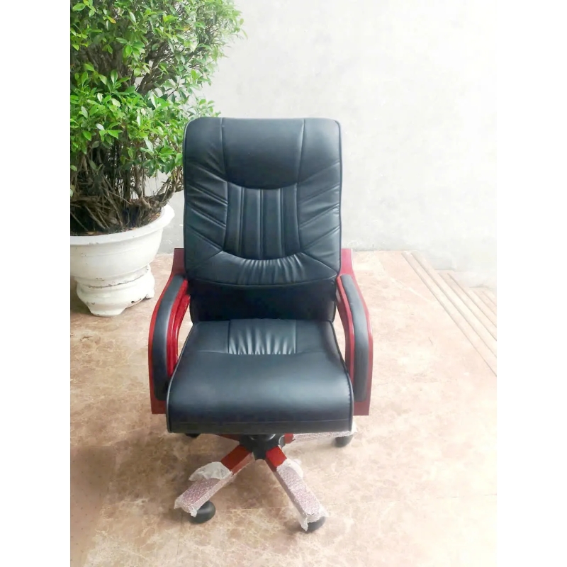Ghế Giám Đốc Da Đen Chân Gỗ Đẳng Cấp Sang Trọng - GGD74