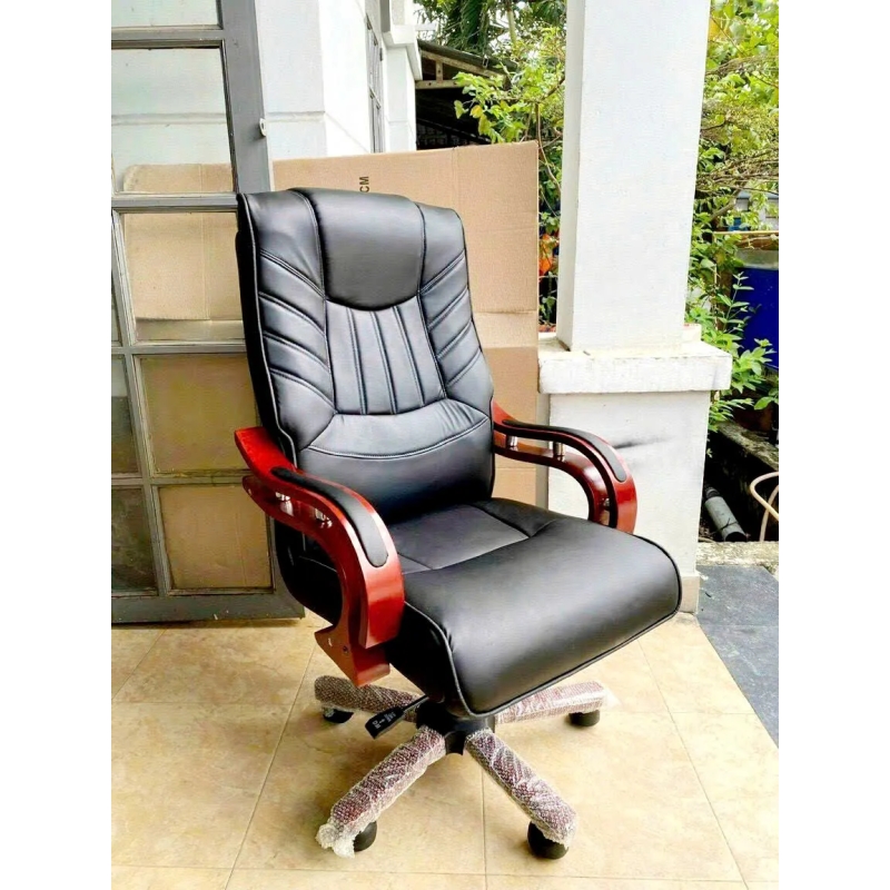 Ghế Giám Đốc Da Đen Chân Gỗ Đẳng Cấp Sang Trọng - GGD74