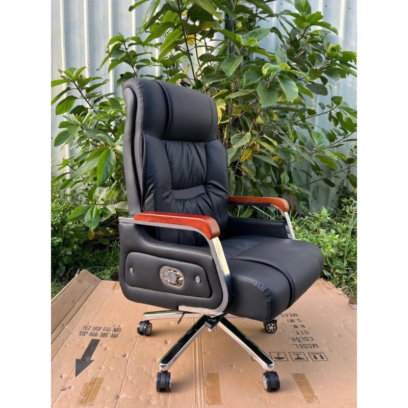Ghế Giám Đốc Tay Gỗ Da Đen Đẳng Cấp - GGĐ47