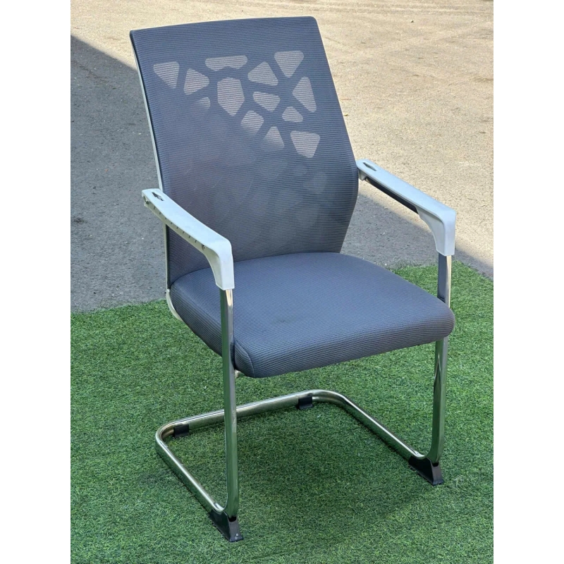 Ghế Phòng Họp Chân Quỳ Tựa Thoáng Khí - GQ36
