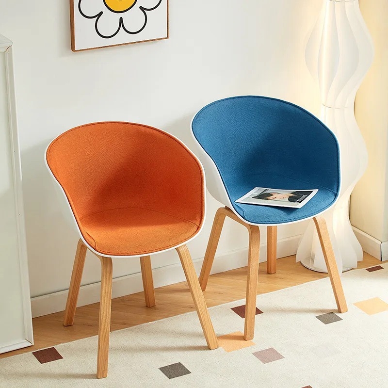 Ghế Cafe Tiếp Khách Bọc Nệm Chân Gỗ - CF47