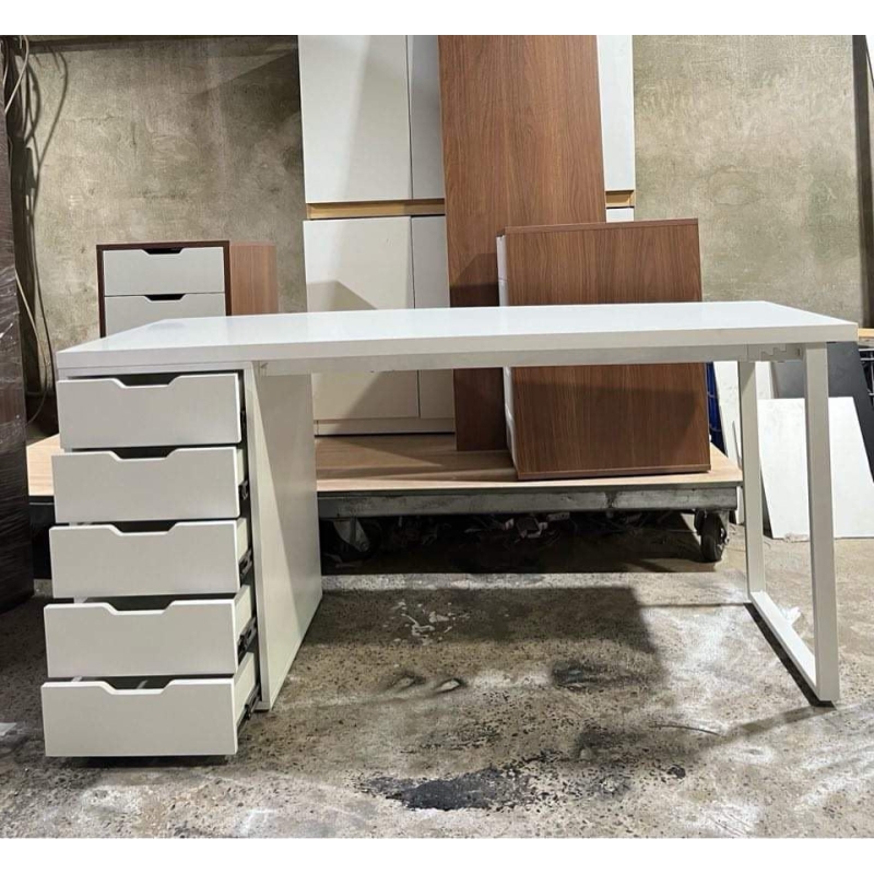 Bàn Làm Việc IKEA Chân Sắt - IK3