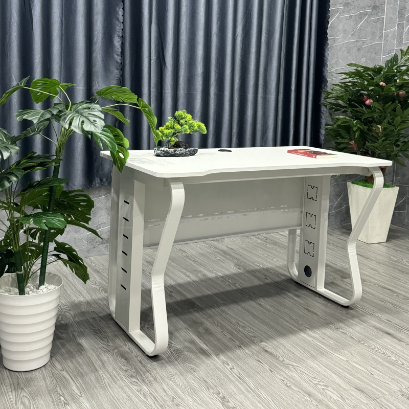 Bàn Văn Phòng Có Yếm Chân Uốn Nhập Khẩu - BLV120