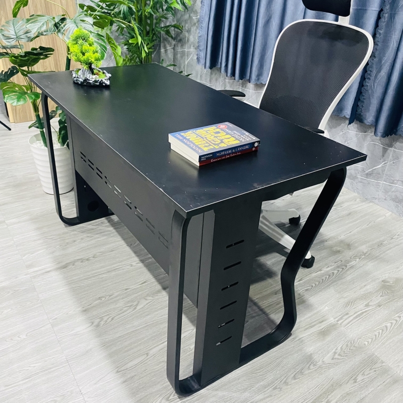 Bàn Văn Phòng Chân Atlas Mặt Góc Cạnh - BLV119