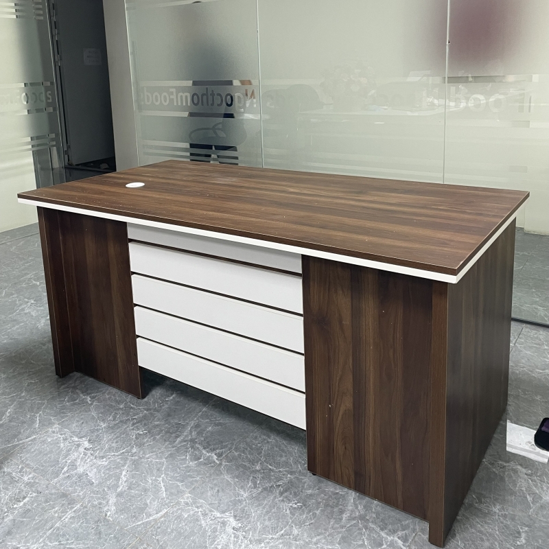 Bàn Giám Đốc Quản Lý Sọc Ngang 1m6 - BGĐ71