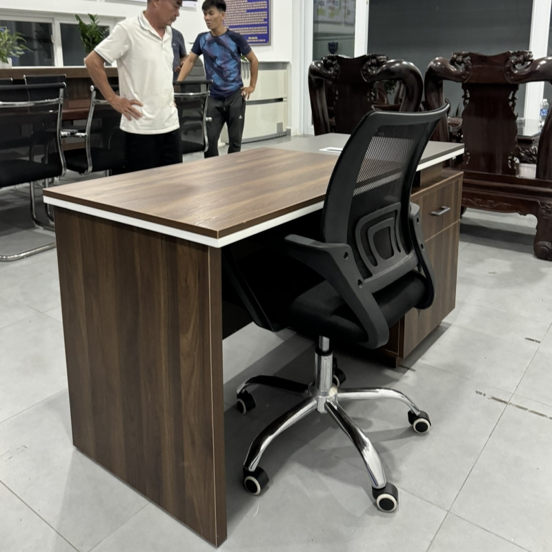 Bàn Giám Đốc Sọc Ngang Trắng - BGĐ53