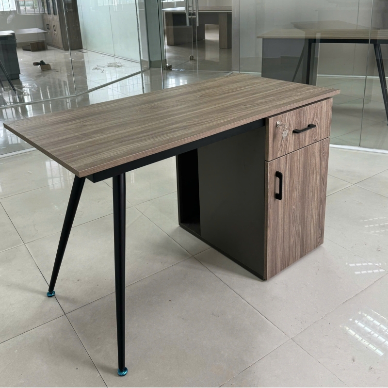 Bàn Làm Việc Vi Tính Có Hộc - BLV97