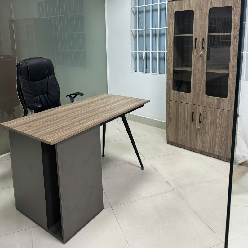 Bàn Làm Việc Vi Tính Có Hộc - BLV97